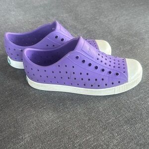 Native Shoes Kids Purple Jefferson Slip-On Sandals
